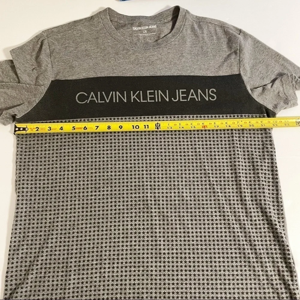 Calvin Klein Basic T Shirt size Large - Picture 4 of 5